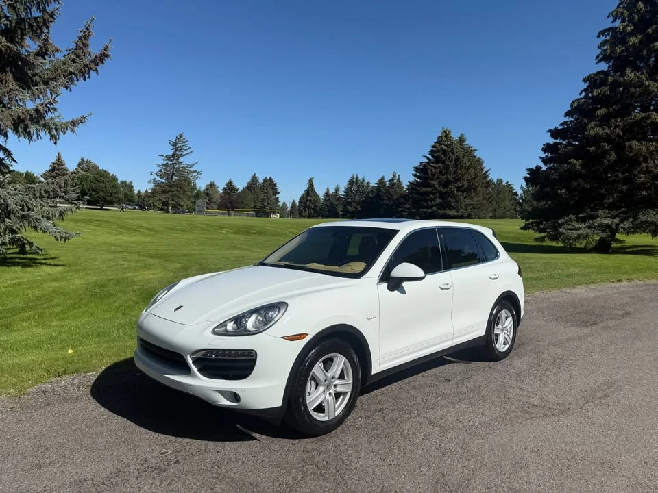 2013 Porsche 958 Cayenne - Image 2 of 17