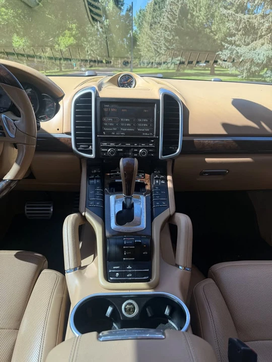 2013 Porsche 958 Cayenne - Image 9 of 17
