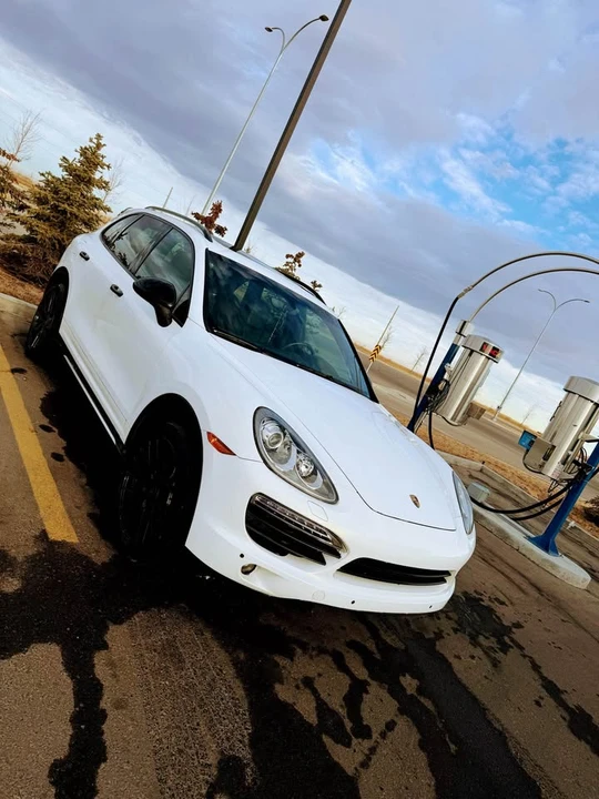 2013 Porsche 958 Cayenne - Image 2 of 10