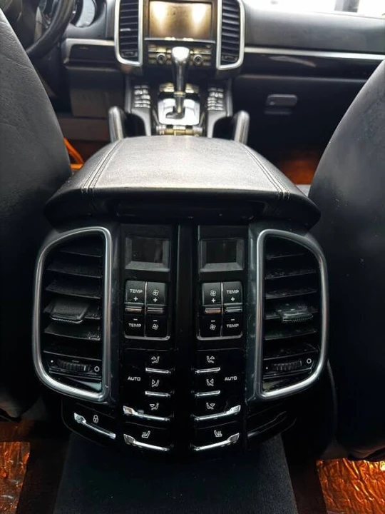 2013 Porsche 958 Cayenne - Image 9 of 12