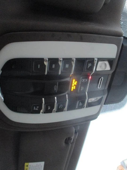 2013 Porsche 958 Cayenne - Image 14 of 20