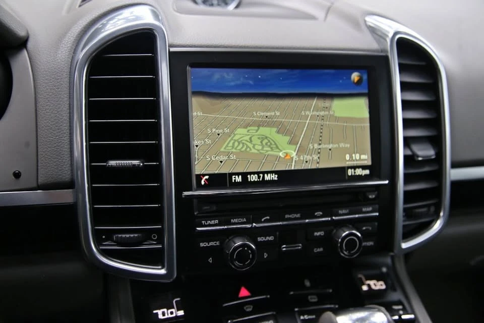 2013 Porsche 958 Cayenne - Image 16 of 17