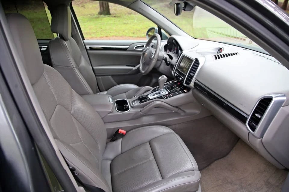 2013 Porsche 958 Cayenne - Image 9 of 17