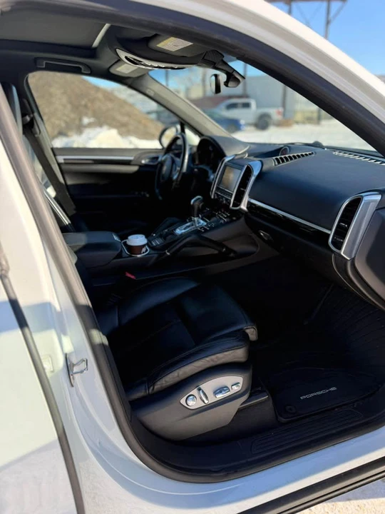 2013 Porsche 958 Cayenne - Image 14 of 19