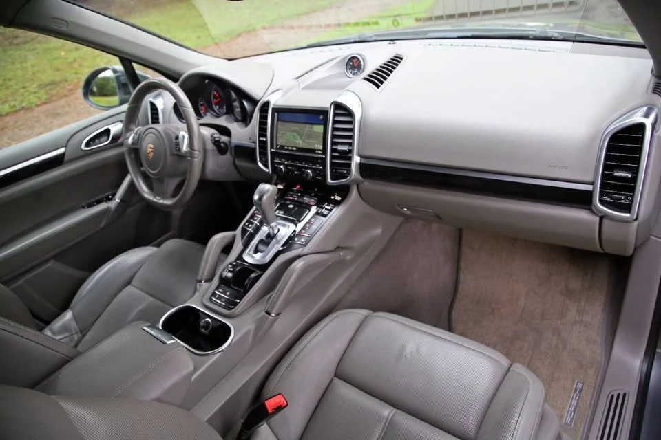 2013 Porsche 958 Cayenne - Image 10 of 17