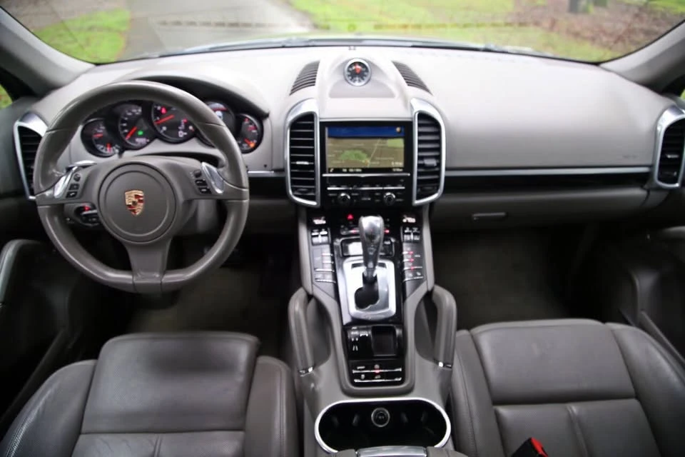 2013 Porsche 958 Cayenne - Image 12 of 17