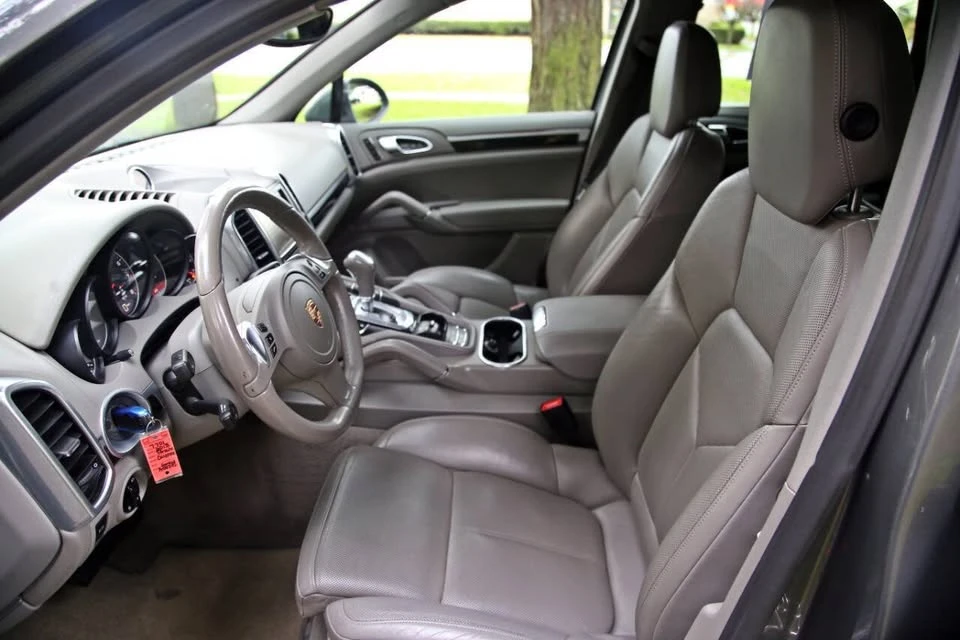 2013 Porsche 958 Cayenne - Image 6 of 17