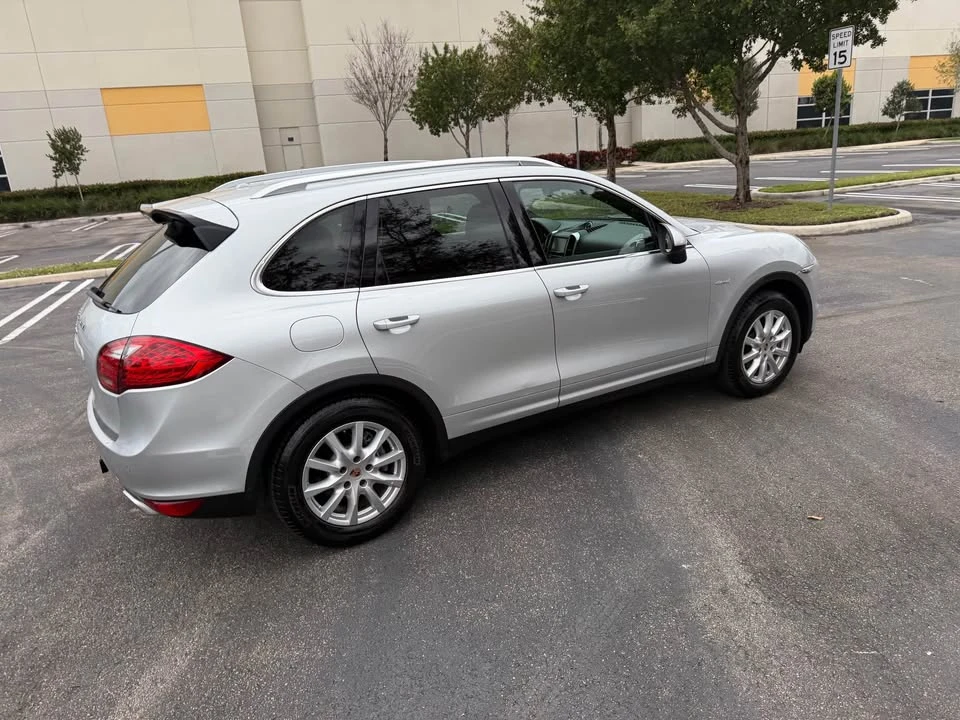 2013 Porsche 958 Cayenne Diesel - Image 4 of 16