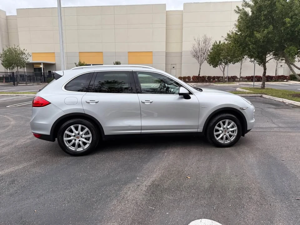 2013 Porsche 958 Cayenne Diesel - Image 3 of 16