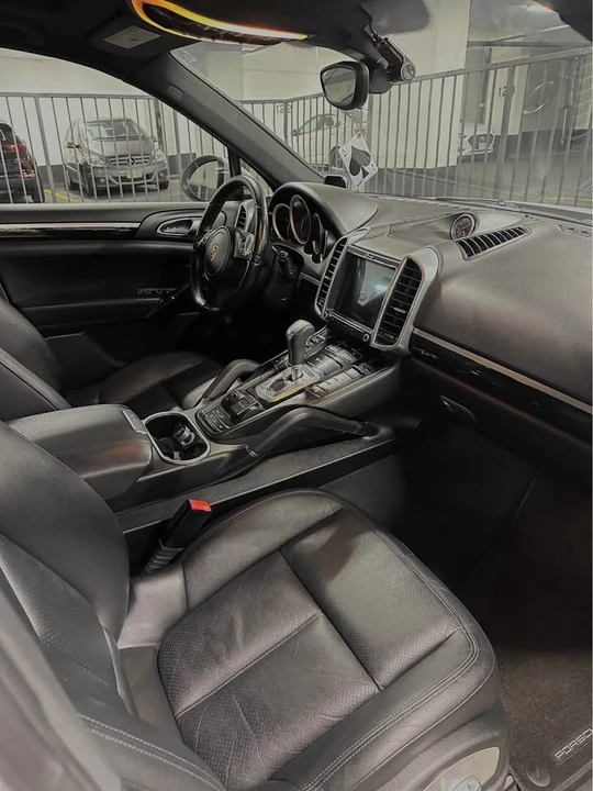 2013 Porsche 958 Cayenne - Image 12 of 20
