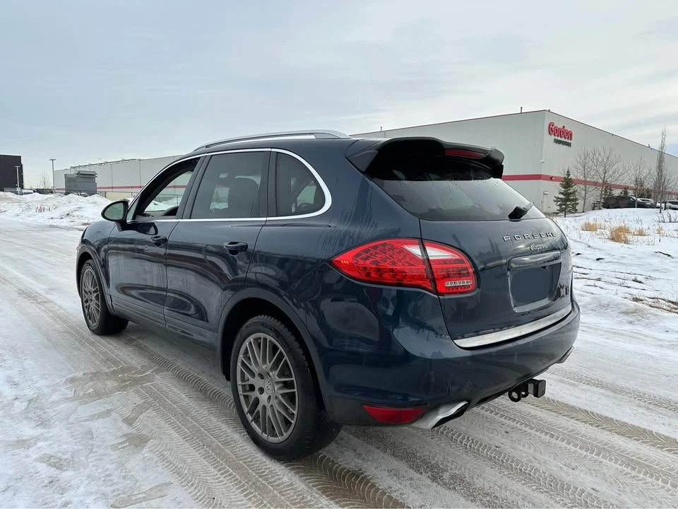 2013 Porsche 958 Cayenne S - Image 2 of 10