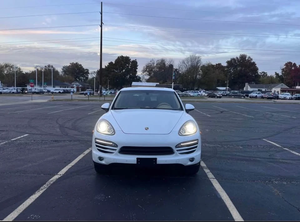 2013 Porsche 958 Cayenne - Image 2 of 14