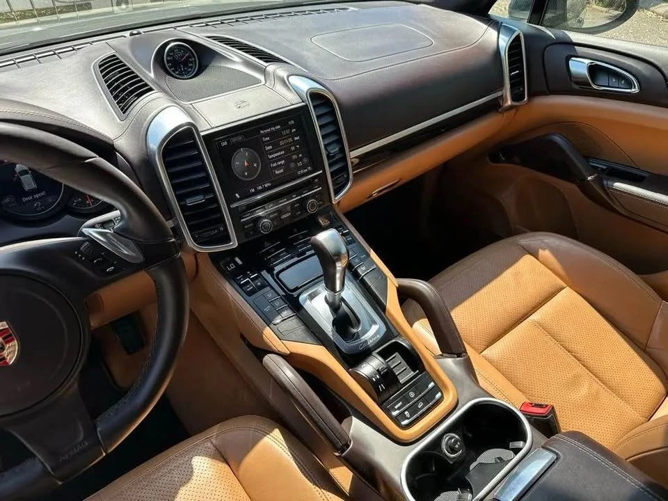 2013 Porsche 958 Cayenne - Image 10 of 13