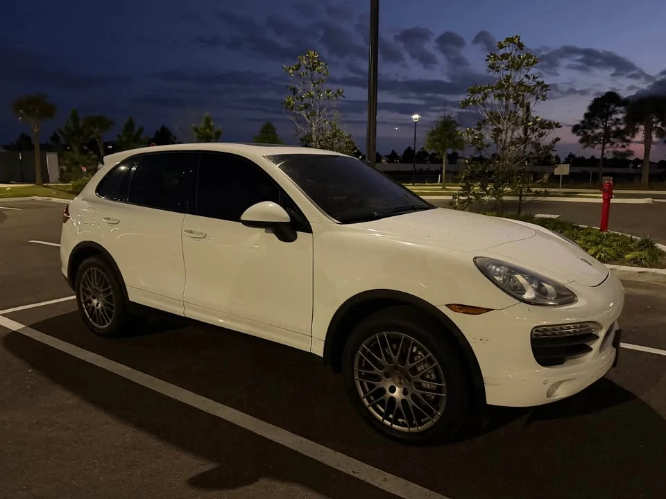 2013 Porsche 958 Cayenne - Image 3 of 12