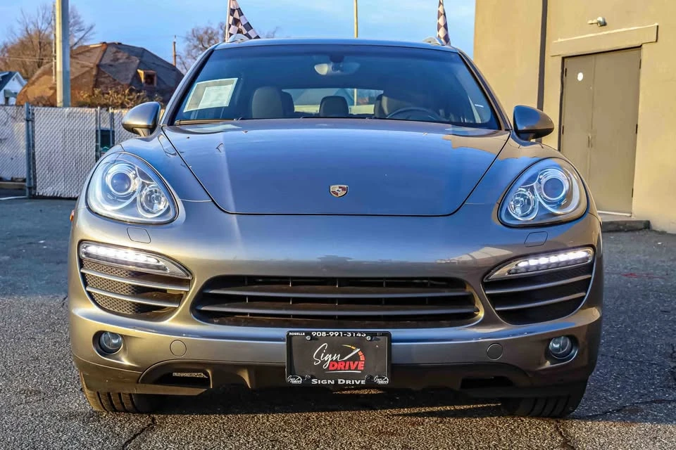 2013 Porsche 958 Cayenne - Image 2 of 20