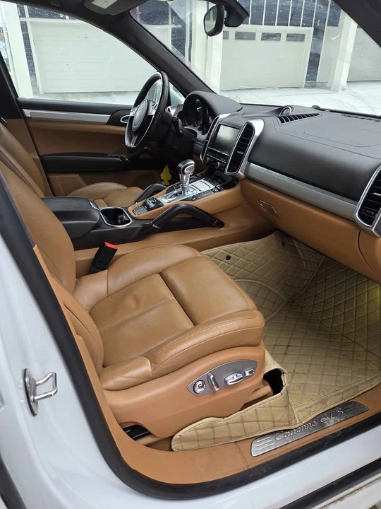 2013 Porsche 958 Cayenne GTS - Image 6 of 7
