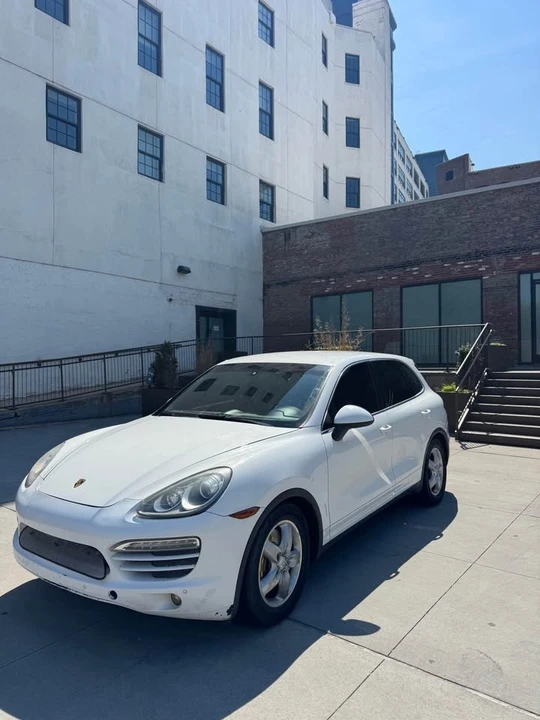 2013 Porsche 958 Cayenne - Image 2 of 12