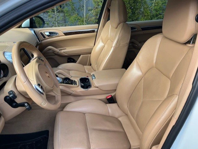 2013 Porsche 958 Cayenne - Image 9 of 18