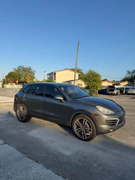2013 Porsche 958 Cayenne - Image 17 of 19