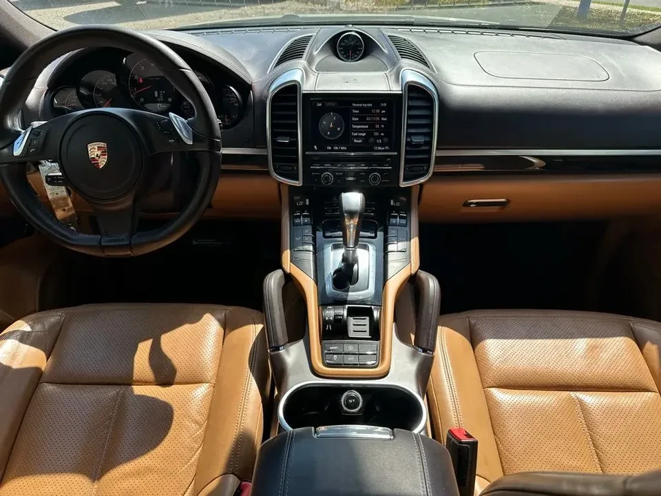 2013 Porsche 958 Cayenne - Image 12 of 20