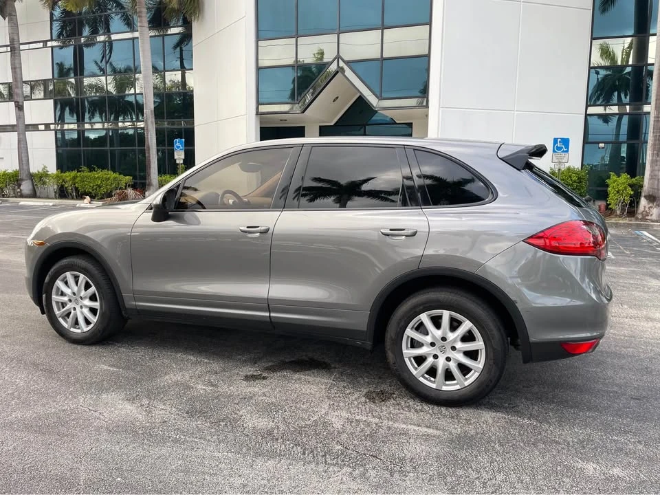 2013 Porsche 958 Cayenne - Image 4 of 11