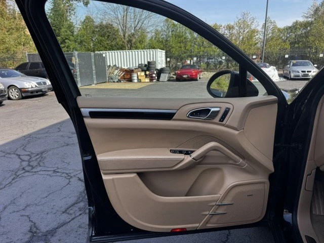 2013 Porsche 958 Cayenne - Image 17 of 20