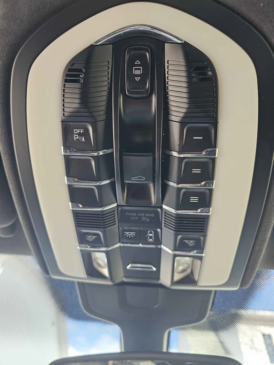 2013 Porsche 958 Cayenne - Image 6 of 11