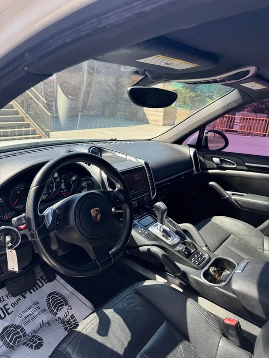 2013 Porsche 958 Cayenne - Image 8 of 12