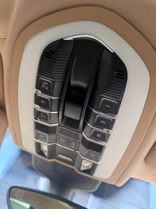 2013 Porsche 958 Cayenne - Image 10 of 12