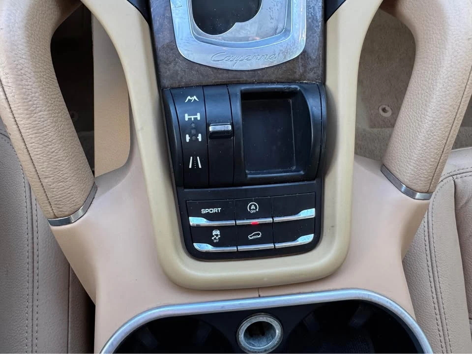 2013 Porsche 958 Cayenne - Image 16 of 17