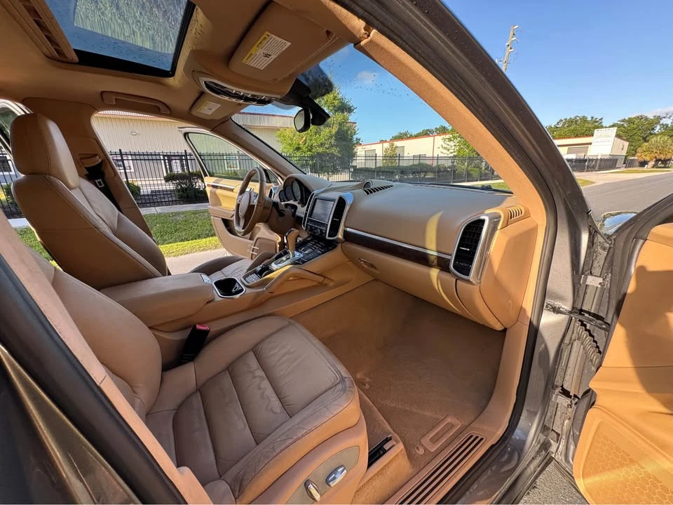 2013 Porsche 958 Cayenne - Image 8 of 17