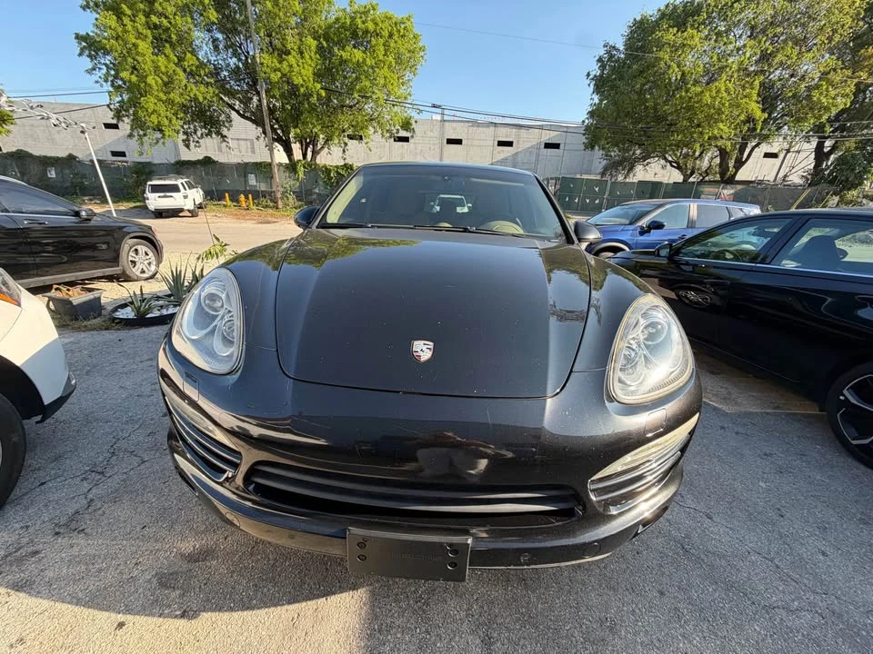 2013 Porsche 958 Cayenne - Image 2 of 12