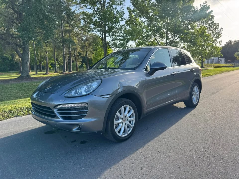 2013 Porsche 958 Cayenne - Image 2 of 17