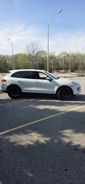 2013 Porsche 958 Cayenne - Image 2 of 7