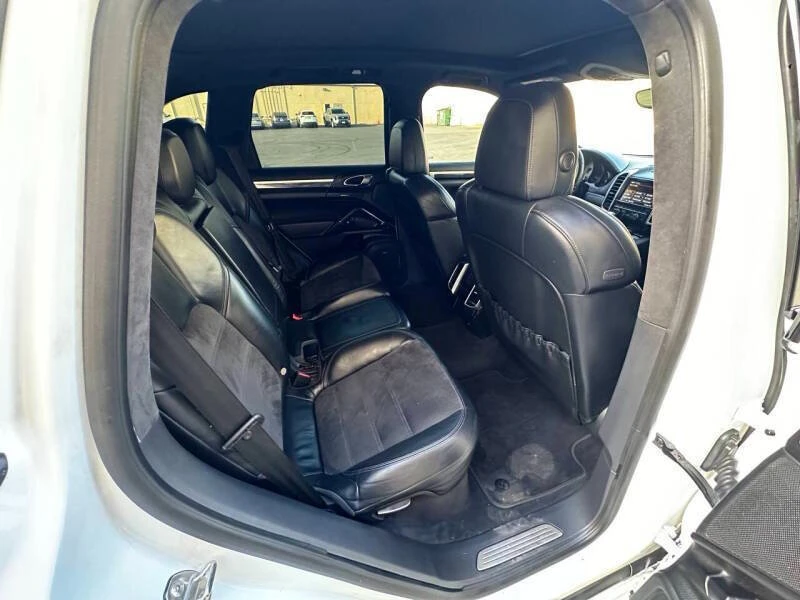 2013 Porsche 958 Cayenne - Image 13 of 20