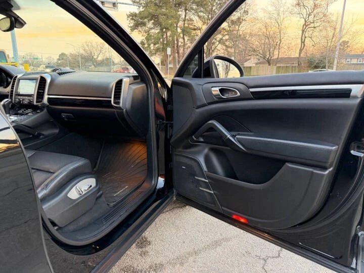 2013 Porsche 958 Cayenne - Image 10 of 19