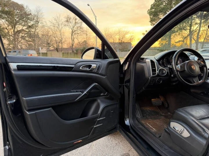2013 Porsche 958 Cayenne - Image 10 of 20
