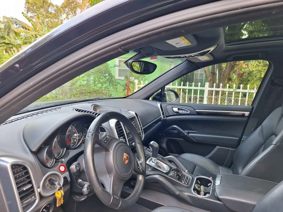 2013 Porsche 958 Cayenne - Image 9 of 10