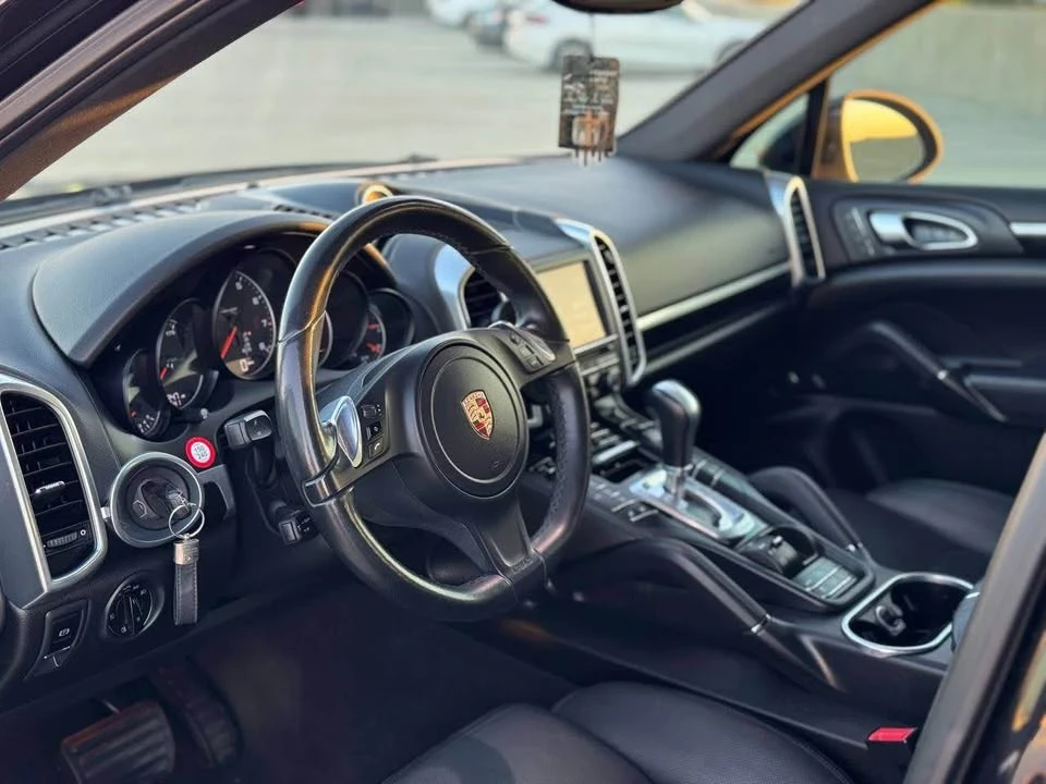 2013 Porsche 958 Cayenne - Image 13 of 17
