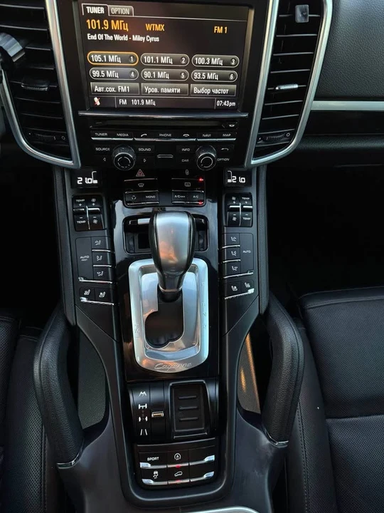 2013 Porsche 958 Cayenne - Image 14 of 17