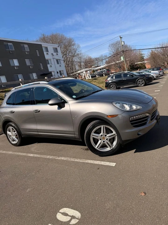 2013 Porsche 958 Cayenne Diesel - Image 2 of 17