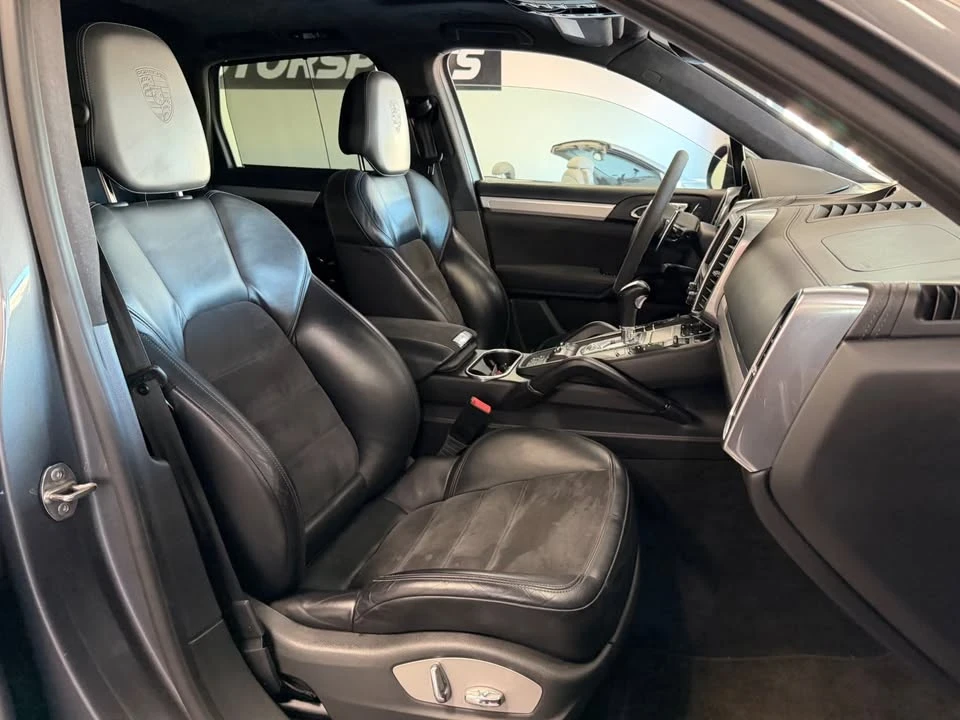 2013 Porsche 958 Cayenne GTS - Image 16 of 20