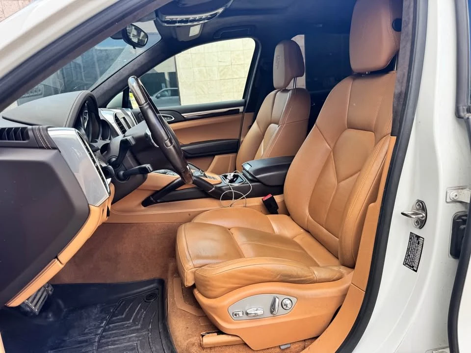 2013 Porsche 958 Cayenne GTS - Image 10 of 17