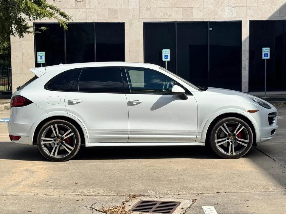 2013 Porsche 958 Cayenne GTS - Image 6 of 17