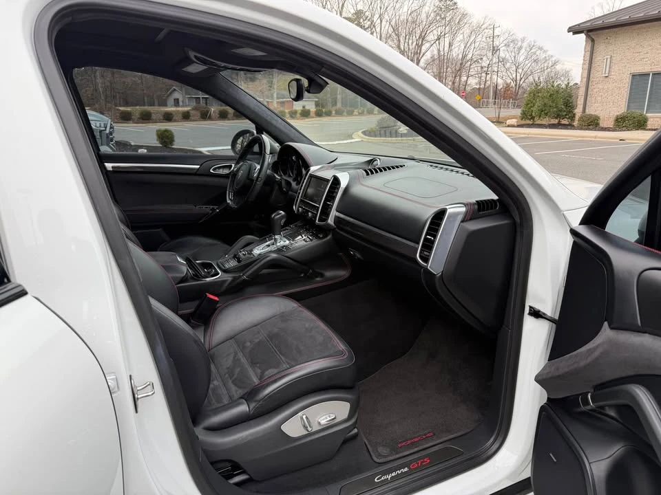 2013 Porsche 958 Cayenne GTS - Image 6 of 17
