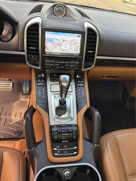 2013 Porsche 958 Cayenne GTS - Image 11 of 18