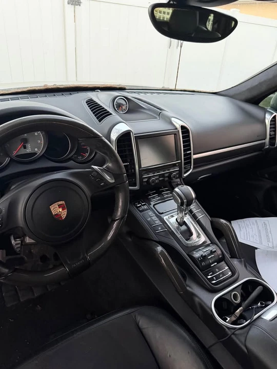 2013 Porsche 958 Cayenne GTS - Image 10 of 10