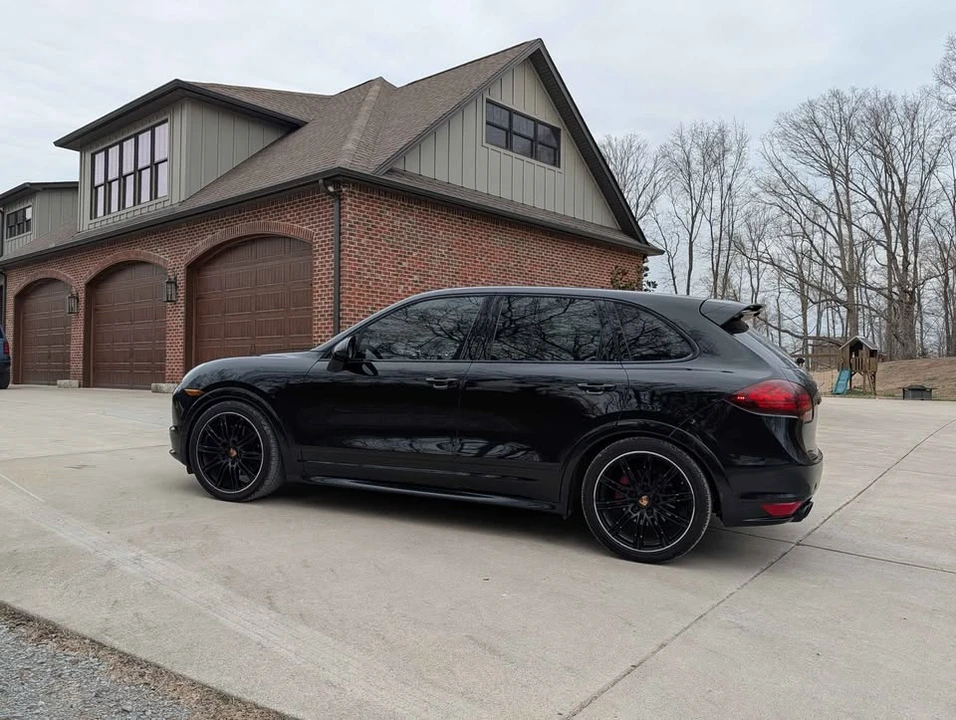 2013 Porsche 958 Cayenne GTS - Image 2 of 2