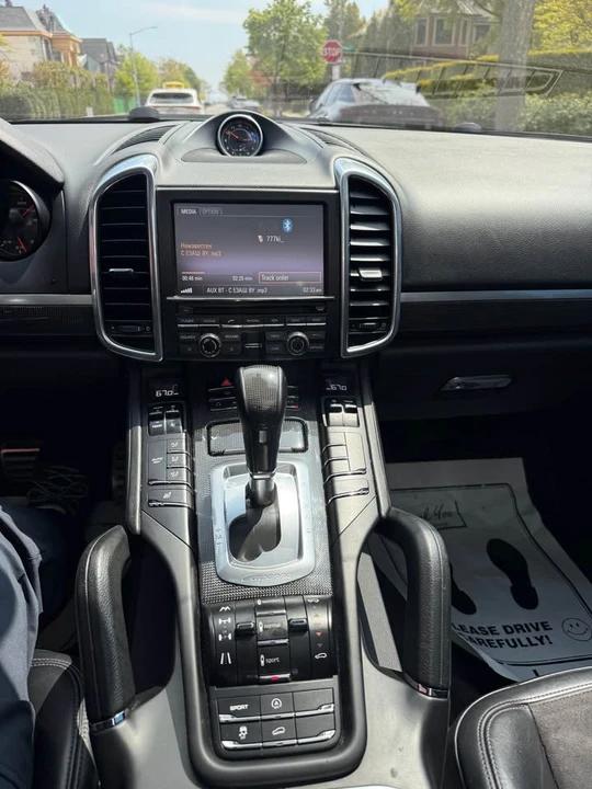 2013 Porsche 958 Cayenne GTS - Image 12 of 15