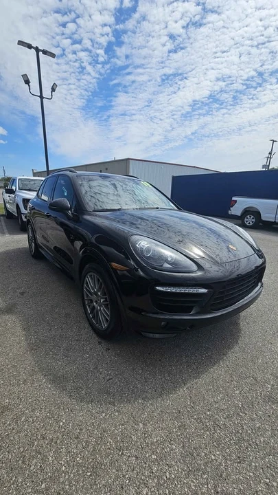 2013 Porsche 958 Cayenne GTS - Image 2 of 11